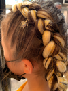 Jumbo hair braid in gold blonde with gold tinsel. Measurements: Each strand is 48 inches long.