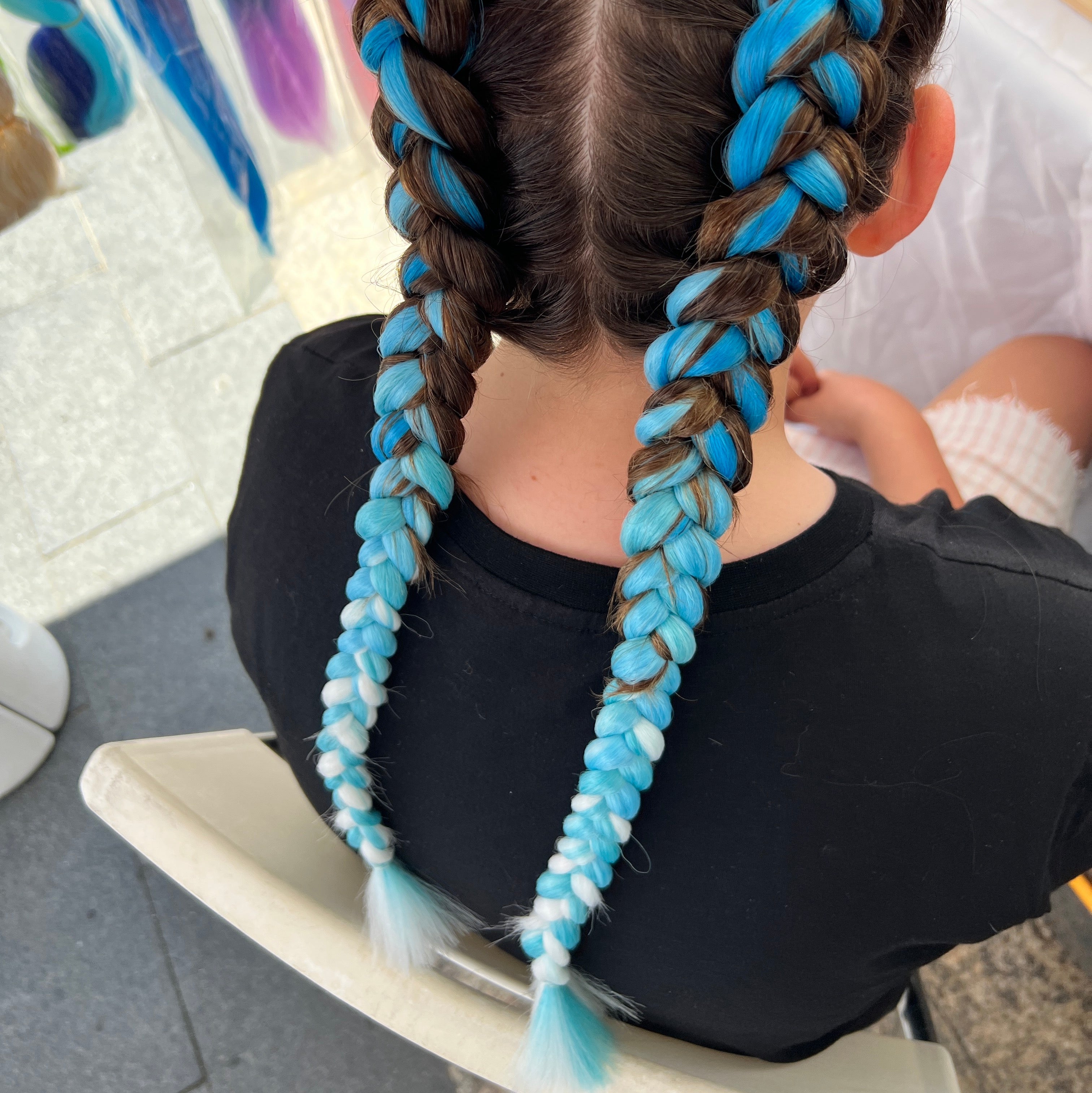 Jumbo hair braid in blue, light Blue, light spearmint and white